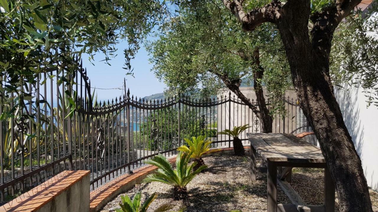 Piccola Casa Con Giardino Villa Sanremo Bagian luar foto
